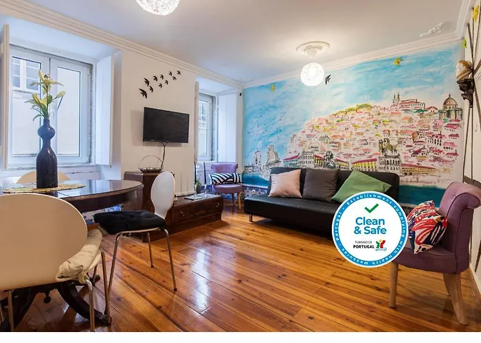 Amazing Camões Apartment - Chiado, Lisbon